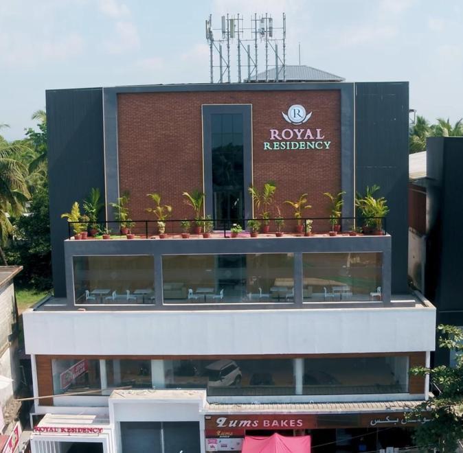 Готель Royal Residency Kannangad Екстер'єр фото